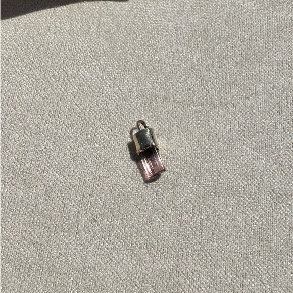 ♥️SOLD 14k solid gold rustic pink tourmaline raw terminated cap hoop earring c - Picture 7 of 9